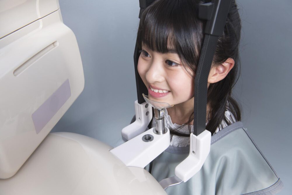 レントゲン撮影する女の子