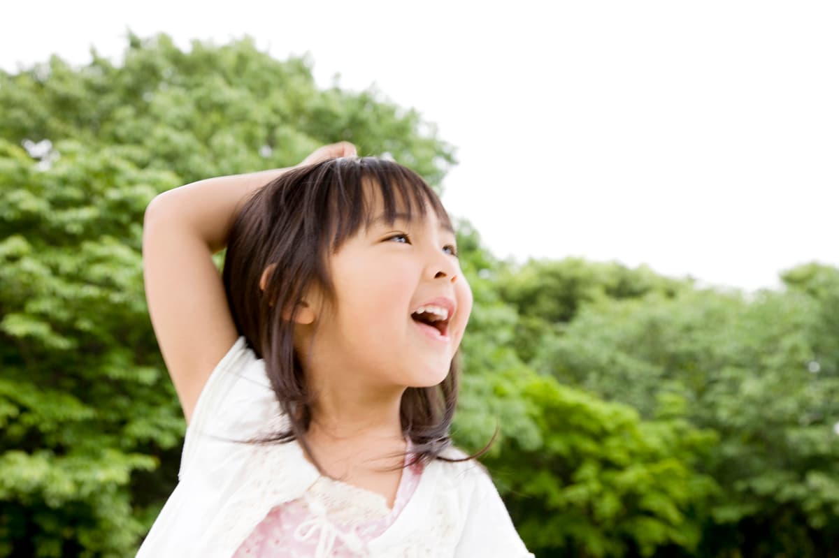 子供の歯並びが悪い状態は？原因と対策、矯正の適切な時期と改善方法を解説