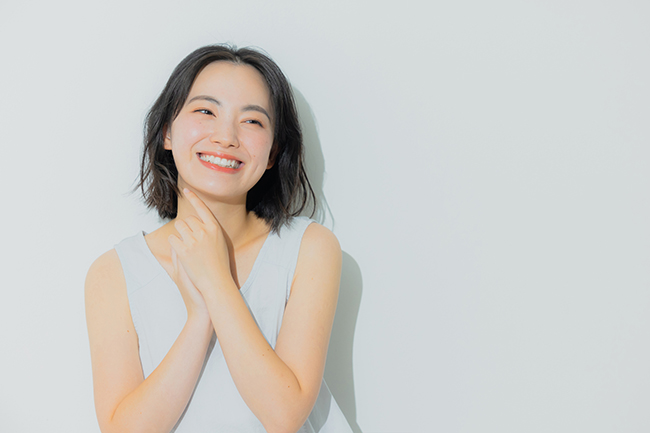 笑顔のすてきな女性